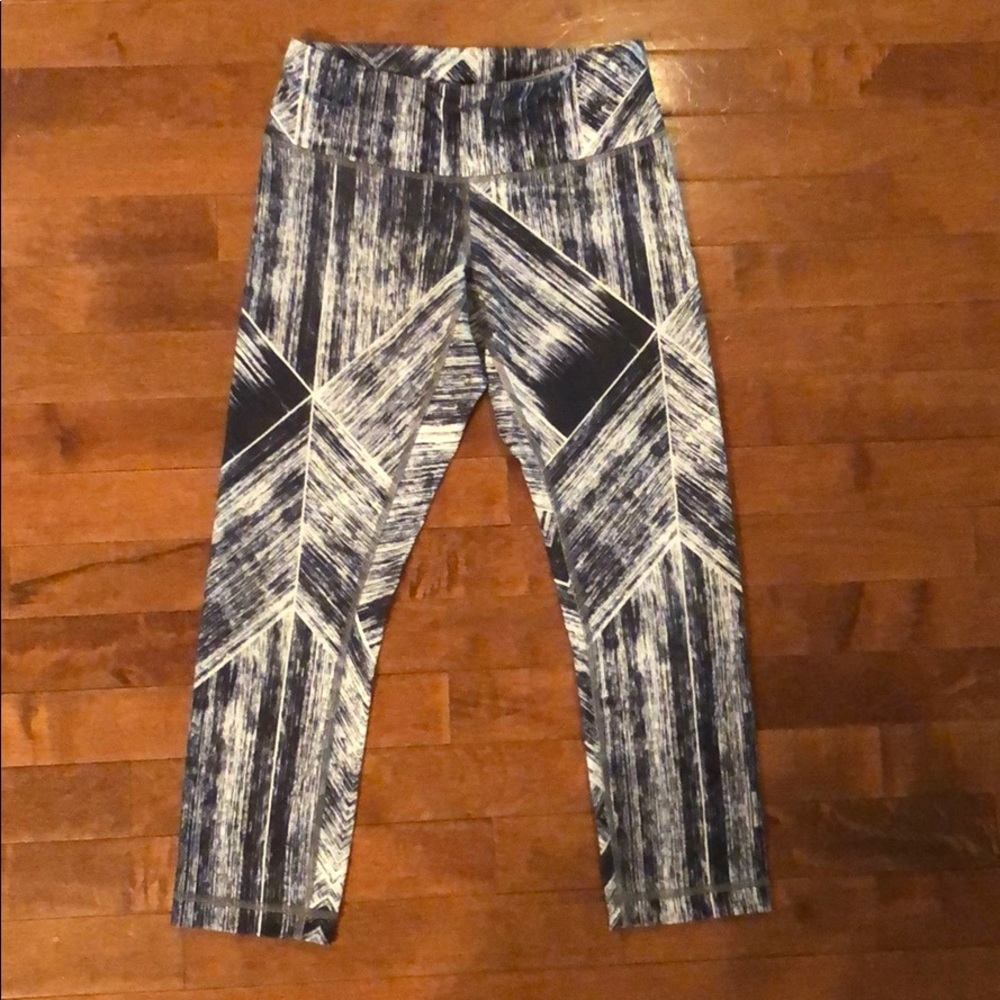 Lululemon wunder under crop size 4